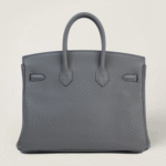 10001封面积雨云灰