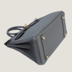 10001封面积雨云灰