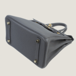 10001封面积雨云灰