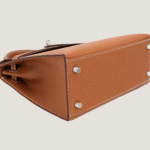 10001封面凯莉金棕银扣