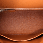 10001封面凯莉金棕银扣