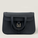 10001封面哈尔赞奶昔白