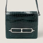 10001封面美洲鳄猪鼻子修