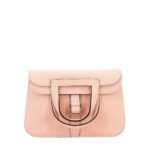 10001封面哈尔赞粉色