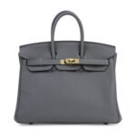 10001封面积雨云灰