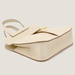 10001封面哈尔赞奶昔白