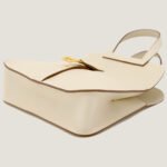 10001封面哈尔赞奶昔白