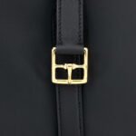 10001封面哈尔赞奶昔白