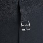 10001封面哈尔赞黑色25