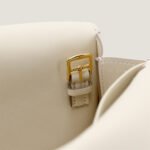 10001封面哈尔赞奶昔白