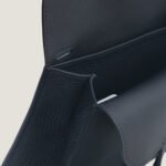 10001封面哈尔赞黑色25